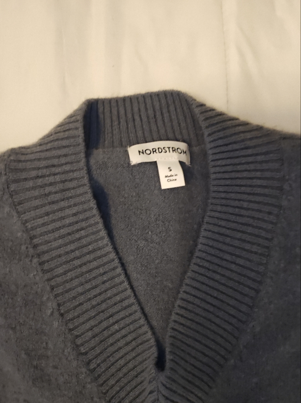 Nordstrom Men’s Gray Cashmere Crewneck Sweater